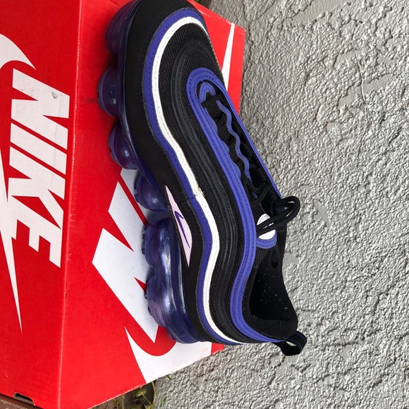 Nike Air Vapormax ‘97 (GS) size 7y - Picture 3 of 3